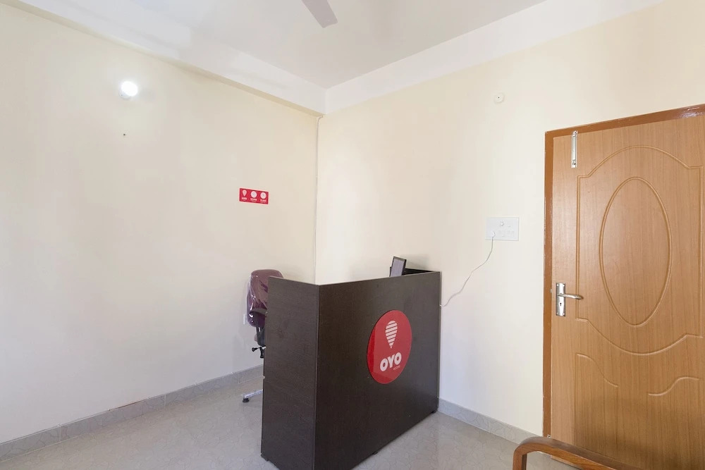 OYO 8209 Home Stay Down Town