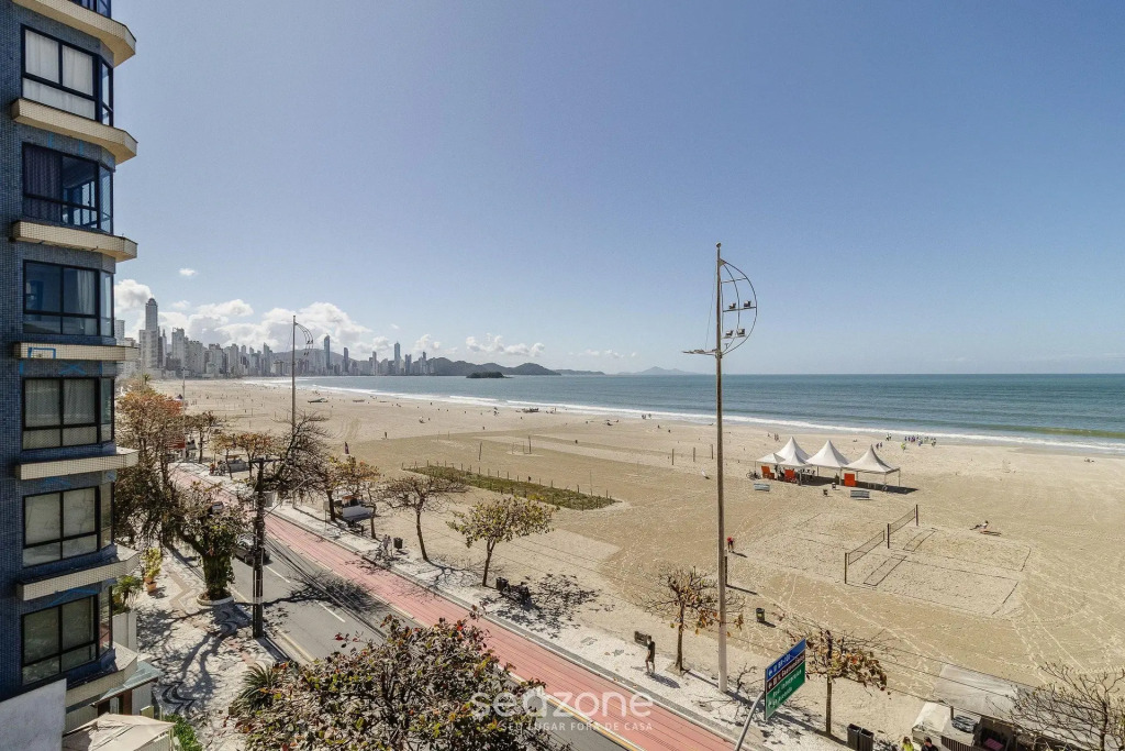 Apto 3Q pé na areia com vista mar CET802