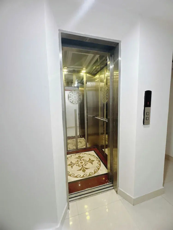 Louis Otis Apartment 03