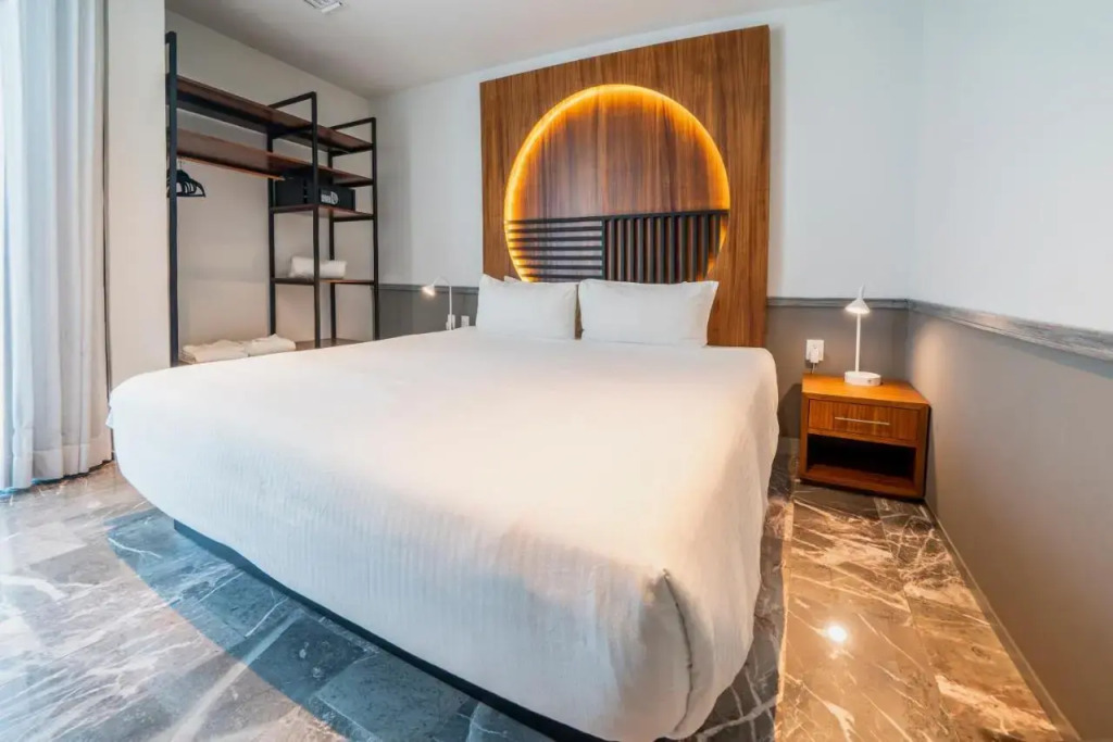2 Suites, Terrace + Pool - Steps To Indigo Beach!