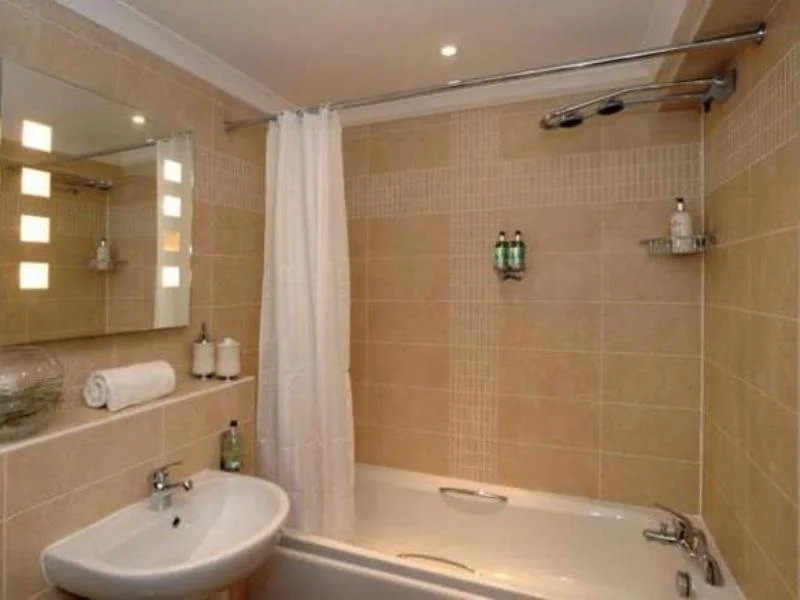 Fountain Court Apartments - EQ2