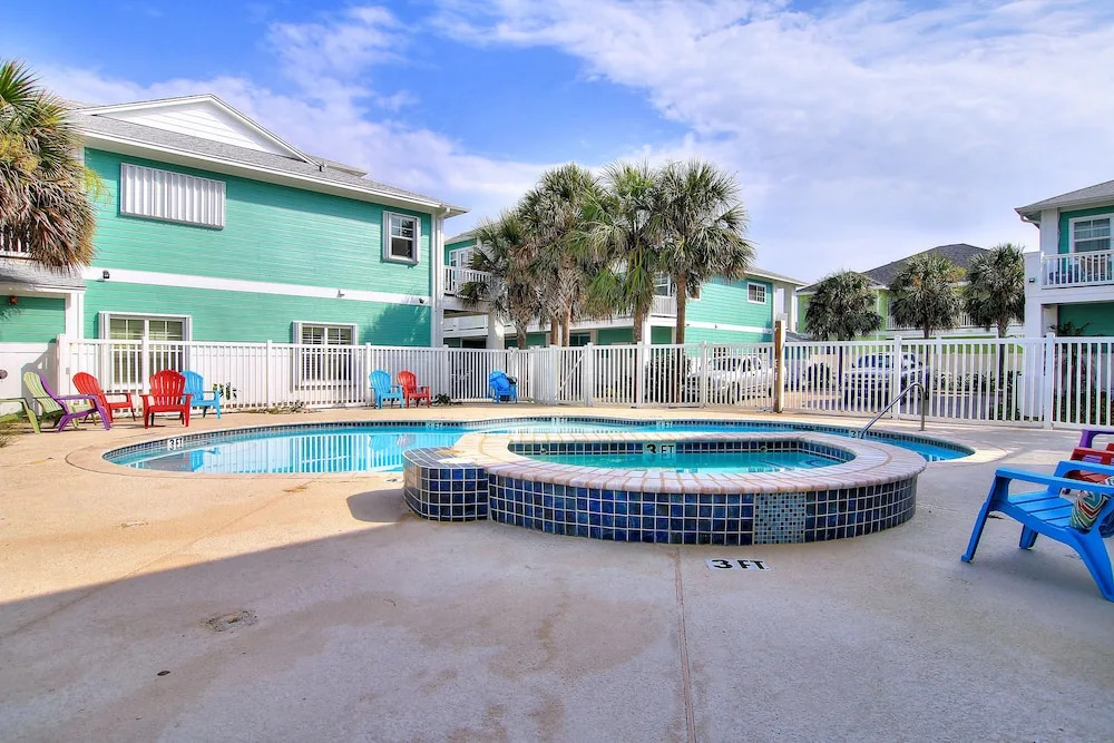 Cozy Palms MC4 3 Bedrooms 2.5 Bathrooms Condo