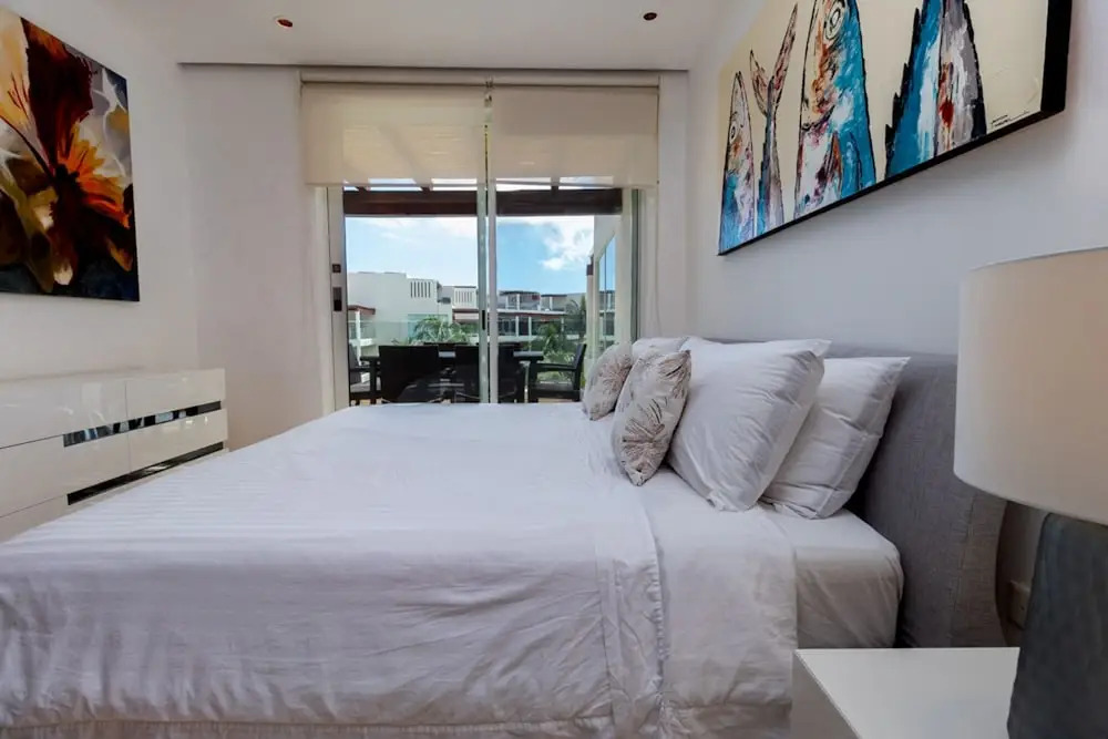 Elements Penthouse 6 3 Bedroom Condo by RedAwning