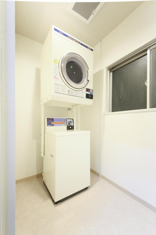 Roots Hostel