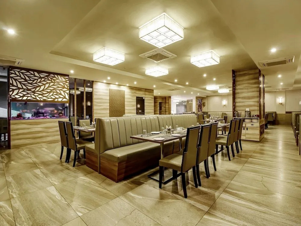 Capital O 28086 Sindhura Grand