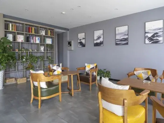 Sailing Fashion Hotel