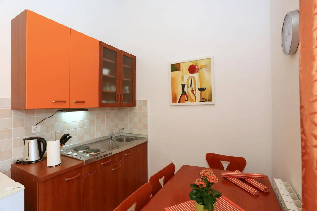 Apartments & Rooms Petra