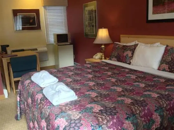 The River's Edge Motel Lodge & Resort