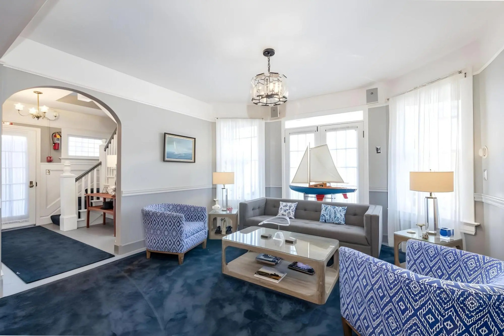 Nantucket Whale Inn, Half Moon Bay