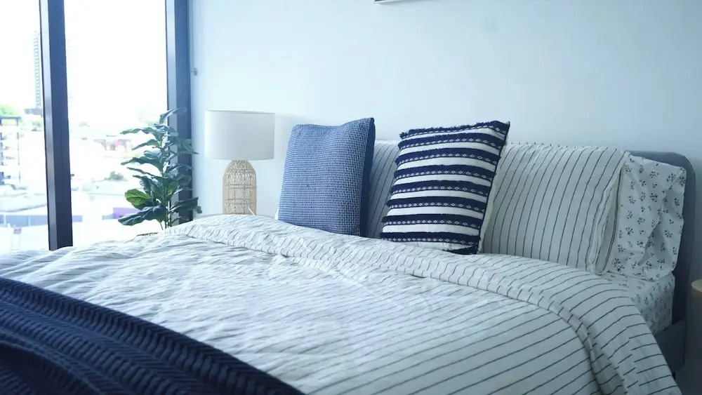 Spacious City Escape With Pool, Gym & Free Parking