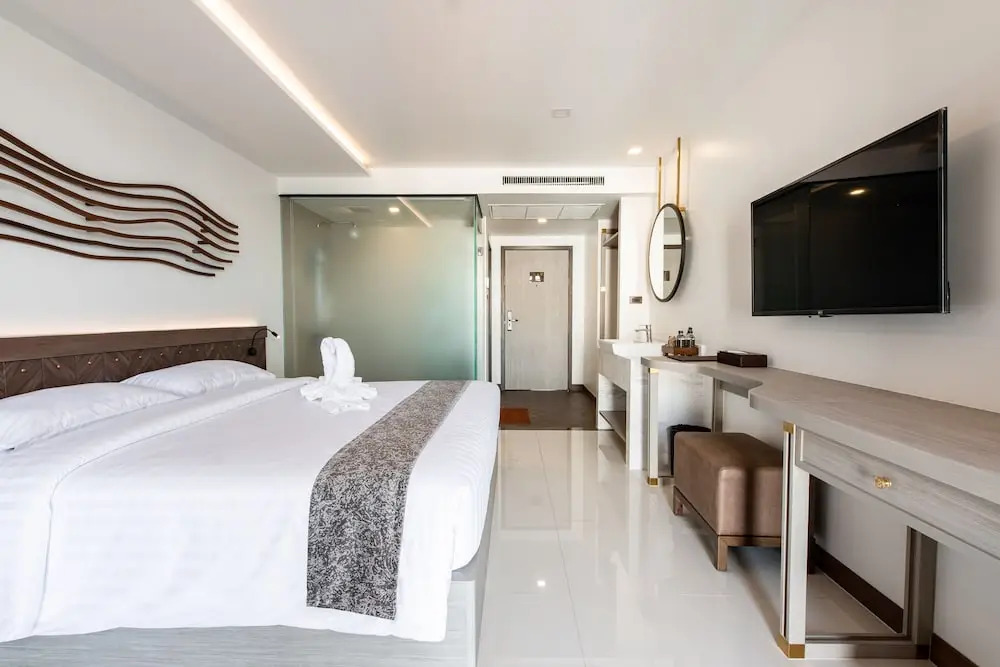 Отель Blackwoods Hotel Pattaya