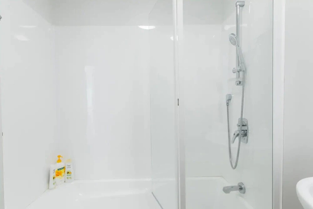 Gorgeous 3 Bedroom Townhouse with Car Park
