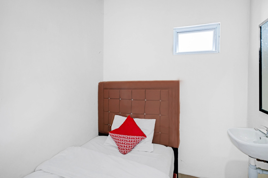 RedDoorz at STM Suite Medan Amplas