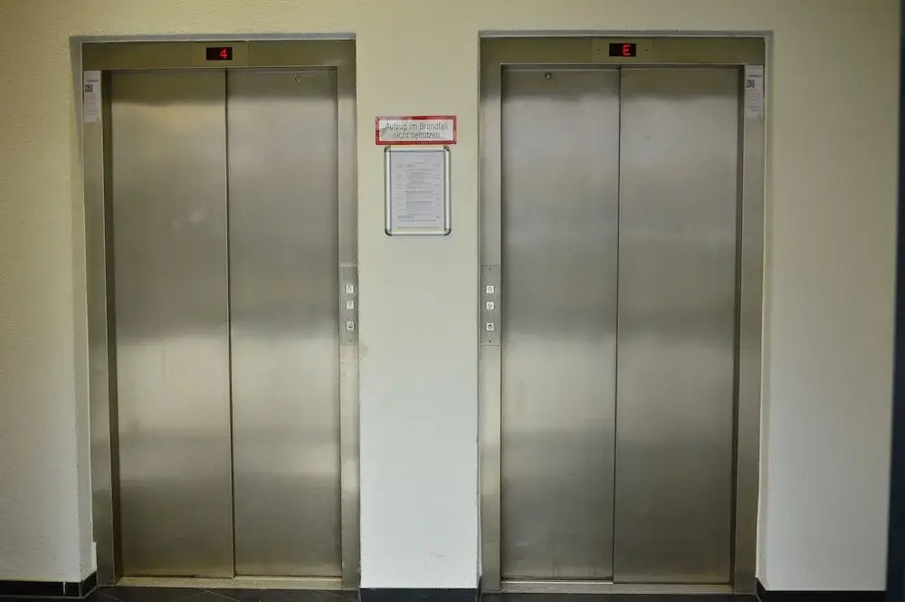 Xenon hostels