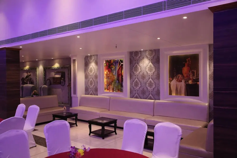 Palmdale Hotel & Resort