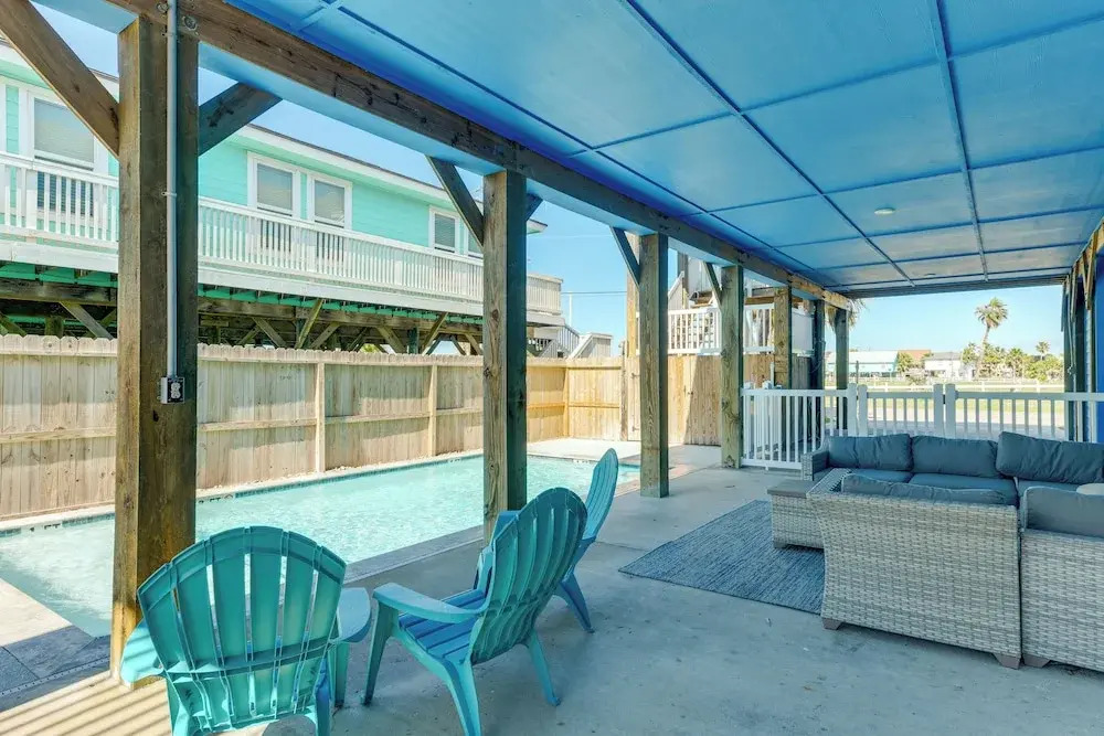 Private Pool & Furnished Deck: Port Aransas Home!