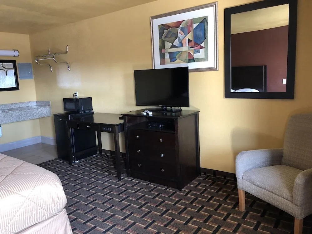 Budget Inn Ada