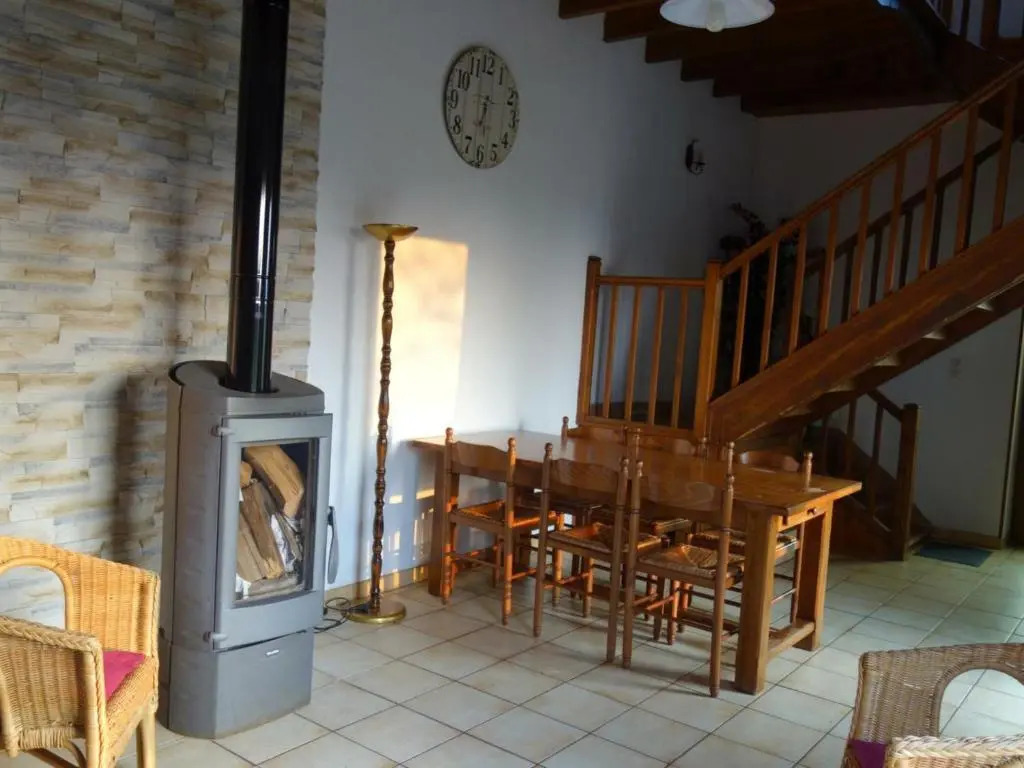 Gîte 80m² avec Terrasse, Wifi et Animaux Acceptés - FR-1-496-113
