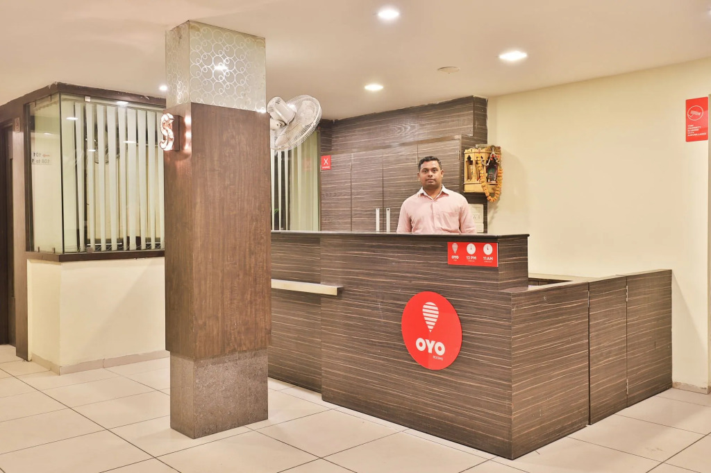 Capital O 11491 Hotel Santro