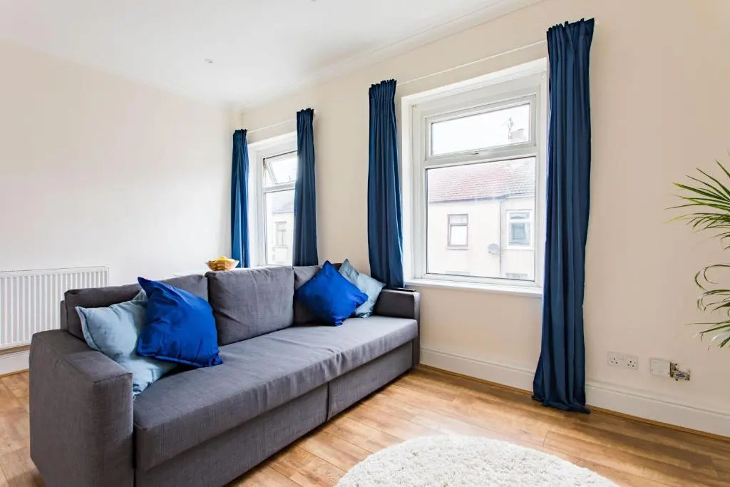 FREE PARKING - New Private Apartment, 7mins from City Centre - by StirkMartin
