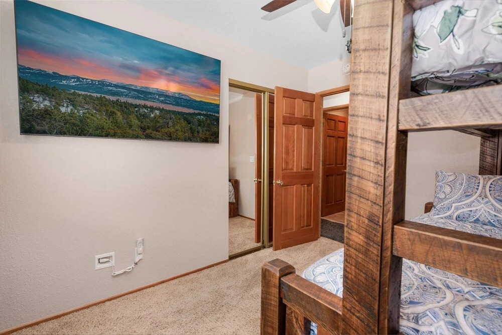 Peniche's Cabin -free Ski/snowboard Rental! -3br/2ba/foosball/wifi/smart Tvs/fenced Yard 3 Bedroom Home