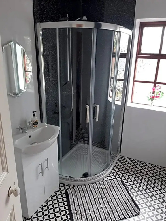 Railway Bar Accommodation