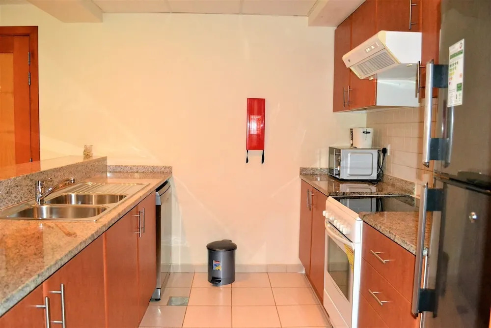 (Nickname Oasis) Spacious 1BR Apt. w/ terrace and pool view