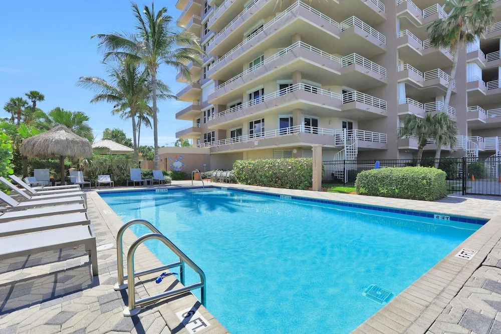 Beachfront Condo With 180-degree Views and Pool