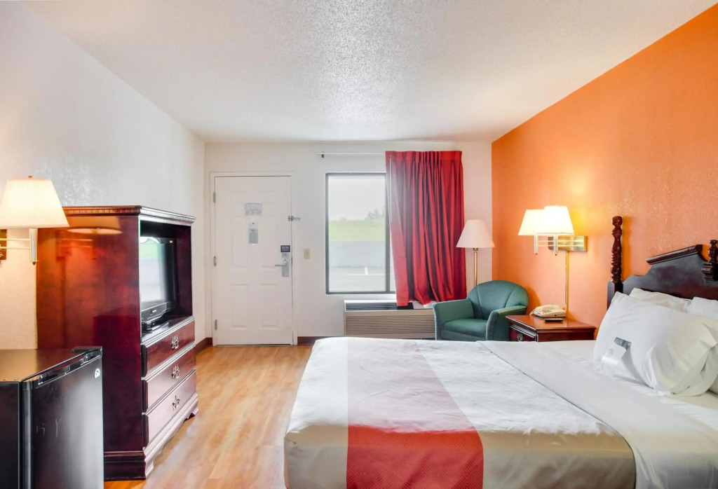 Motel 6-White House, TN