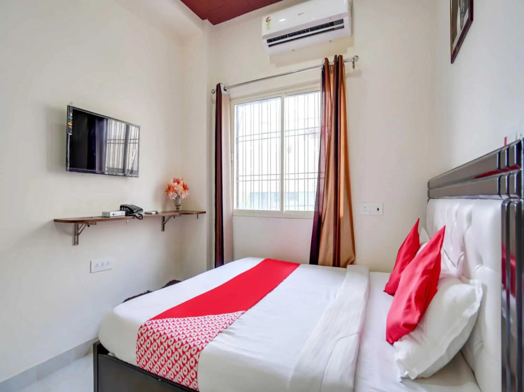 OYO Flagship 70056 Grand Inn Residency