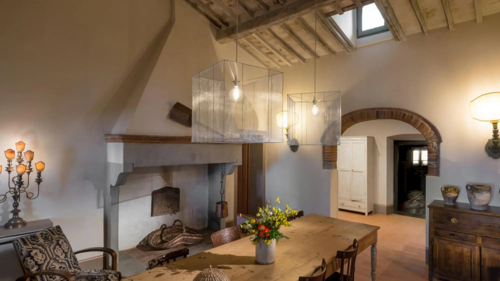 Sleeps: 12 (6 bedrooms, 6 bathrooms) 450 m2. Private garden and the pool (5x12 mts – 1,30mts depth),-VILLA LEOPOLDINA