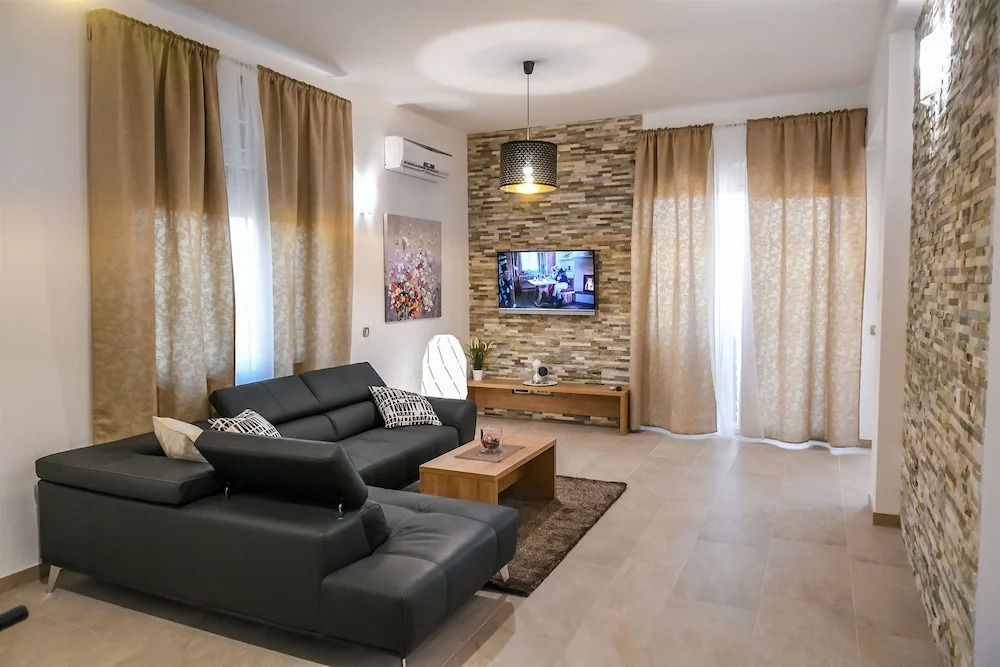 Villa Ella - Mediterranean stone house