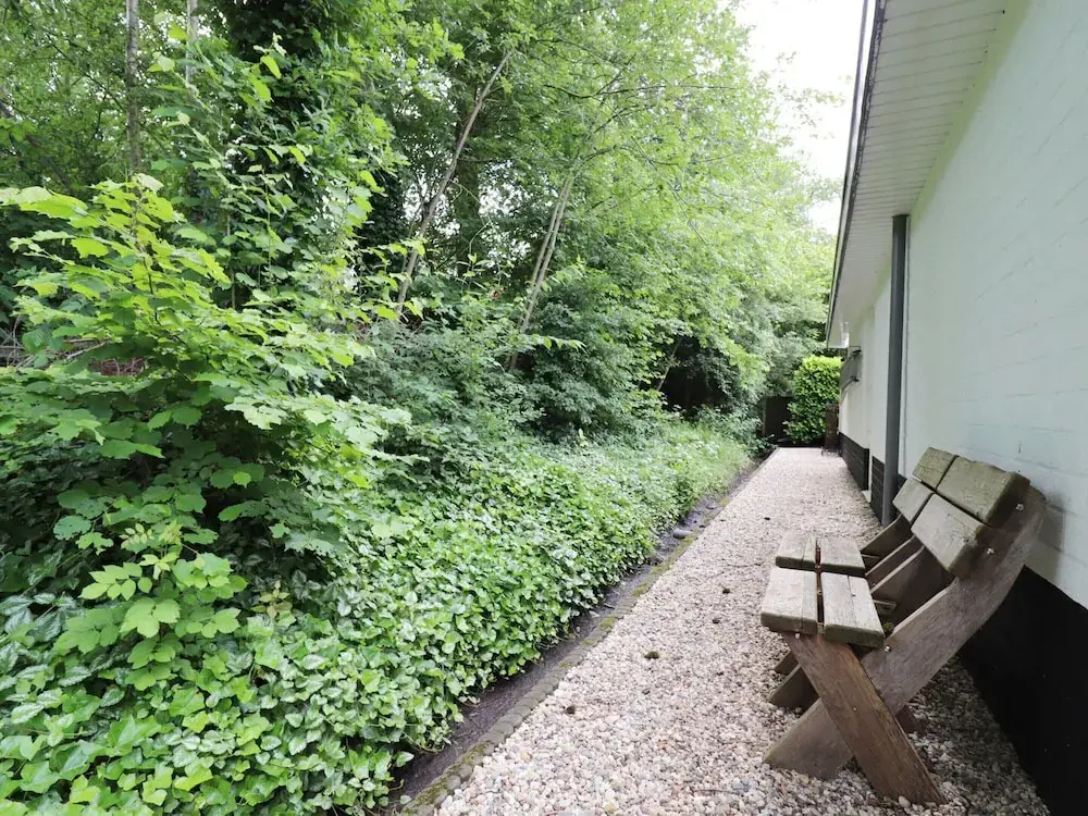 Holiday Home in Reutum with Pond and Trails