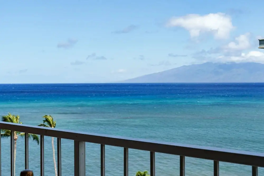 Royal Kahana 702 Studio Bedroom Condo by RedAwning