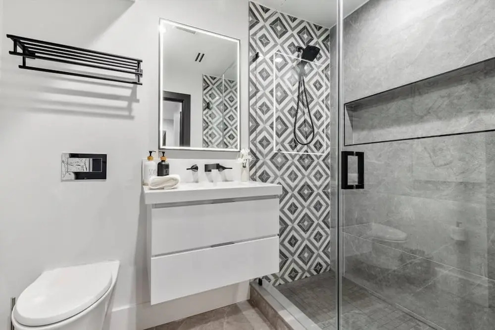 Top of The Hill Luxury Clarendon 4-br Homestay
