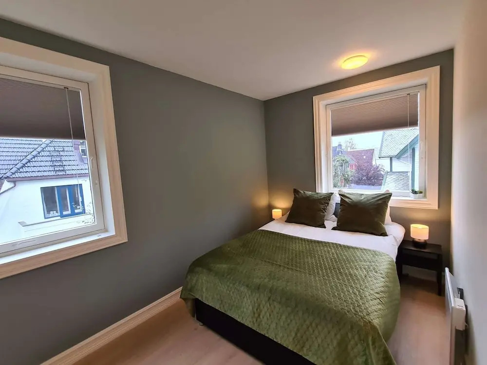 Spacious And Modern 3-bedroom Near Center, Free Parking