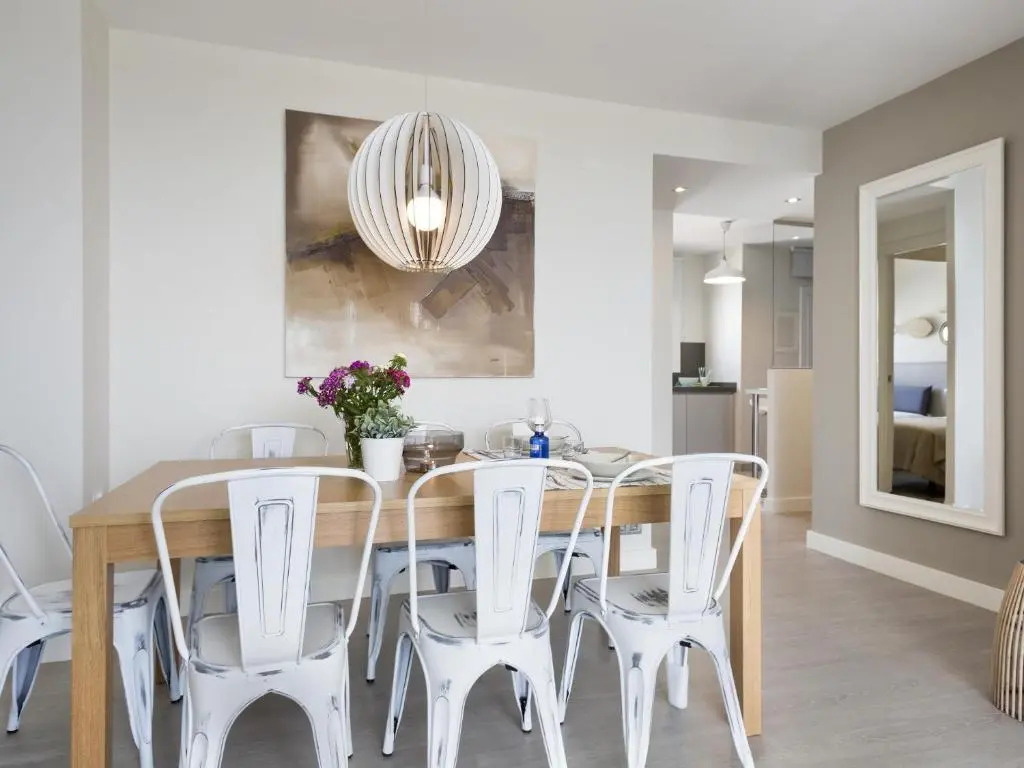 Sitges Spaces Oasis Penthouse 3 Bedroom, 2 Bathroom, Terrace, Pool, Sleeps up to 6