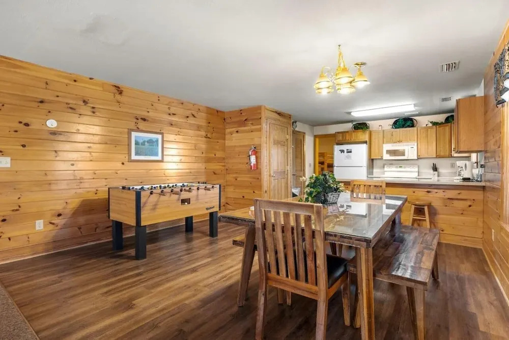 Poplar Point Condo Unit 12F - Three Bedroom Condo