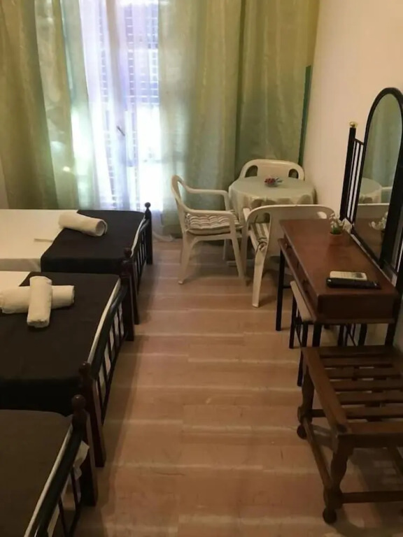 Angela - Zoi Rooms