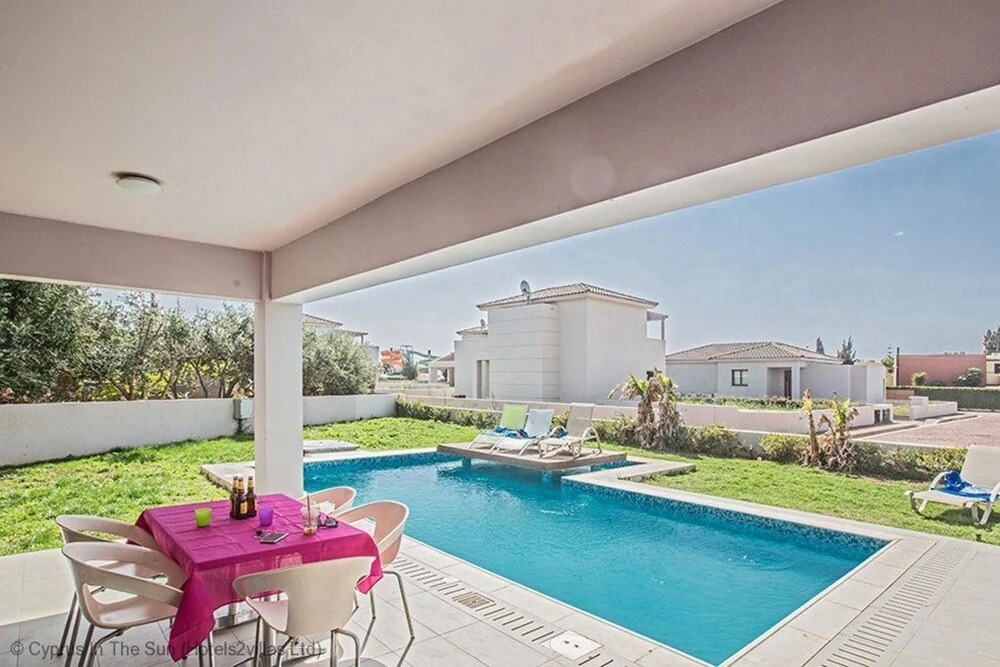 Celebrity Villa Scotty T D2