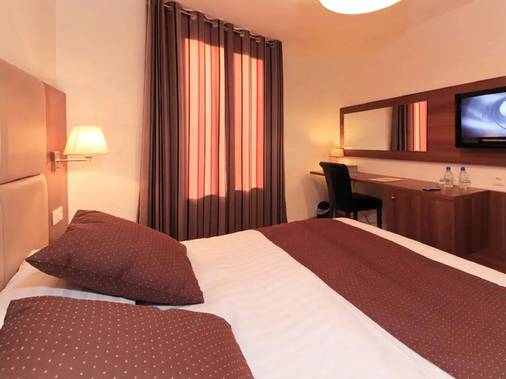 Logis Hotel Restaurant Le Cara Sol