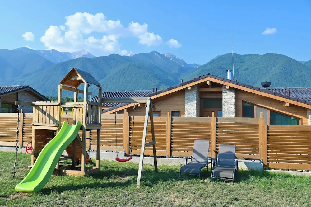 Villa Letizia & Raphael w Jacuzzi near Pirin Golf Resort