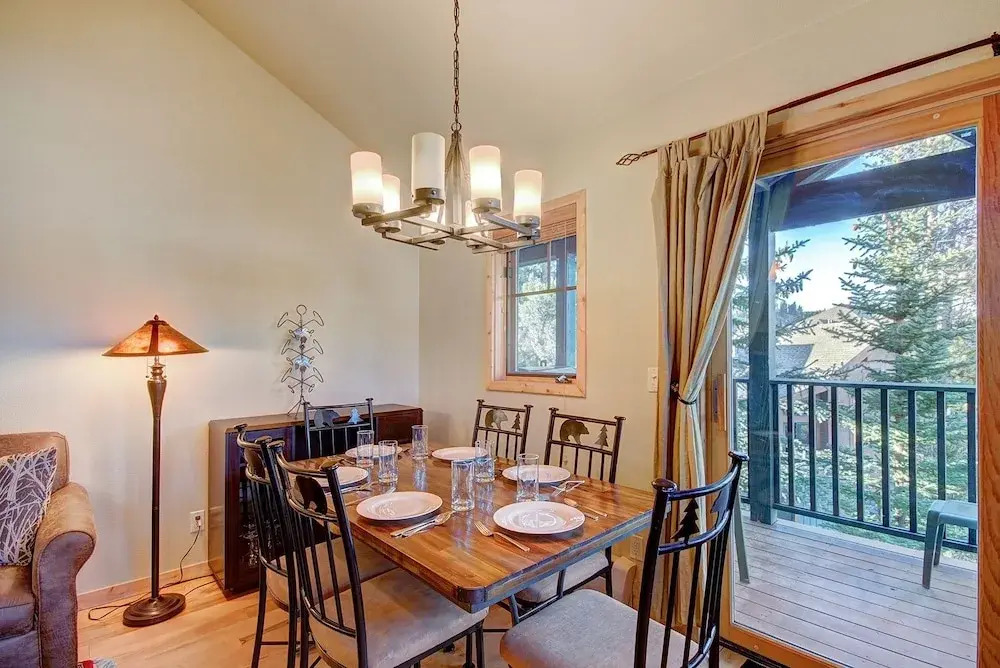 Twin Elk Lodge D16 3 Bedroom Condo by Redawning