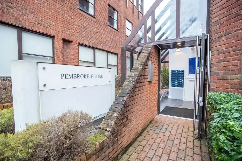 Pembroke House Apartments - Parking