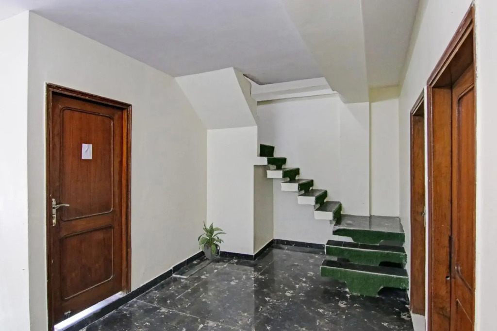 OYO Flagship 70019 Hotel Royal Inn