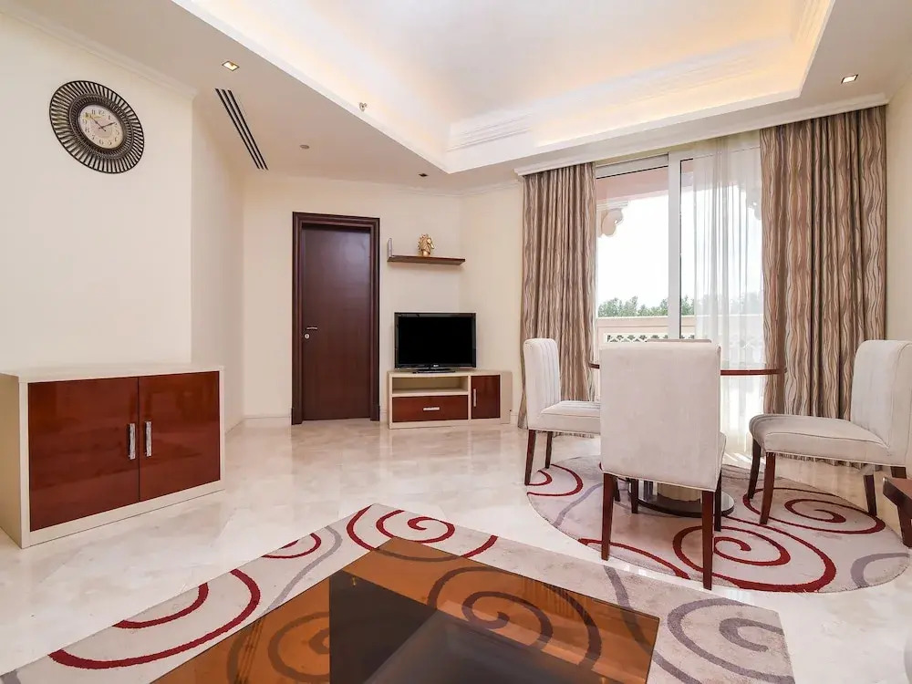 OYO 603 Home Taj Grandeur 2br