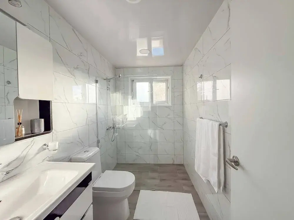 Hillside Condo - 2BR Charming APT Close to Strip!
