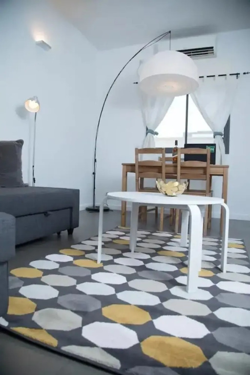 Stylish Chic 2BR Bauhaus Ap Heart of TLV