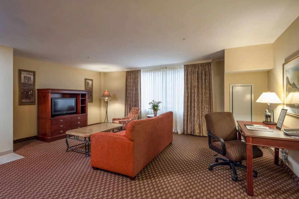 Clarion Collection Hotel Arlington Court Suites