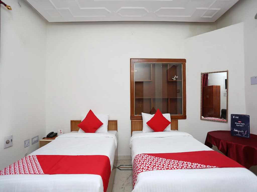OYO 19171 Hotel Loknath Inn